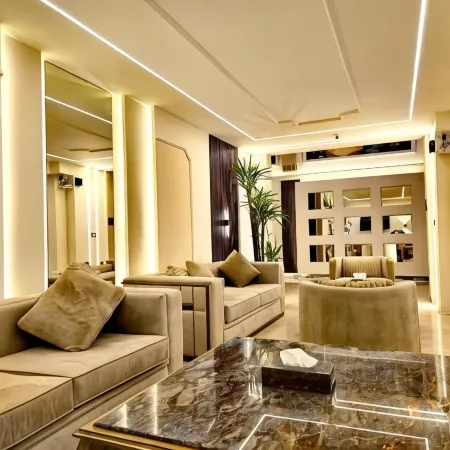 Queens Suite Hotel