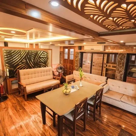 Kera Houseboats Alleppey Отели рядом с достопримечательностью «Железнодорожный вокзал Аллеппи»