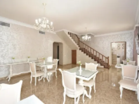 ホームステイ ホテル エレバンのホテル