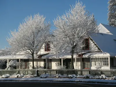 Smylies Accommodation Hotels in 