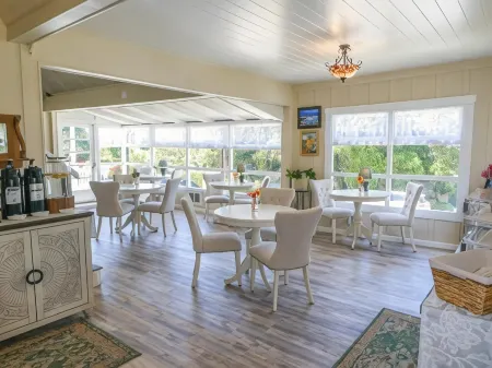 Carmel Green Lantern Inn