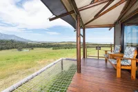 아랜드스루스 컨트리 로지