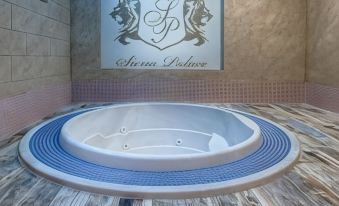 Siena Palace - Housity
