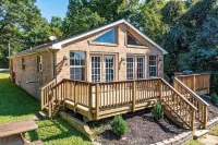 The Hideaway Spot- Waterfront w/ Dock on Long Cove Hotels near Mike's Pharmacy