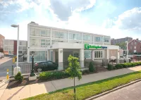 Holiday Inn Express ST Louis - Central West End Hotels in St. Louis