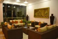 Blue Whale Resort & Kite Surfing Hotels in Kudawa