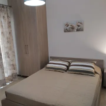 Fotaki's Home - Comfortable Newbuilt 2 Bedroom Home, 20 Meters from the Sea