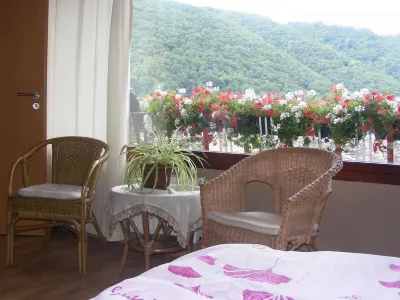 Zum Achten Himmel Các khách sạn ở Valwig
