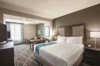 La Quinta Inn & Suites by Wyndham Tulsa Broken Arrow Hotels in Broken Arrow