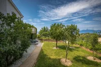 Terra Magica Deluxe Apartment or Room with Private Parking, Terrace and Sea View Hotel a 
