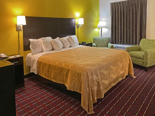 Quality Inn Henderson I-85 - parking
