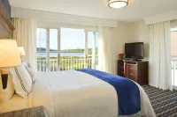 Newport Beach Hotel & Suites Hotels near RK Middletown Square