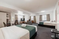 Emerald Maraboon Motor Inn Hotels near Emerald Library