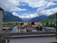 Das Hotel Sherlock Holmes - Mountain view