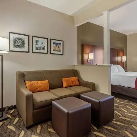 Comfort Suites ローラのホテル