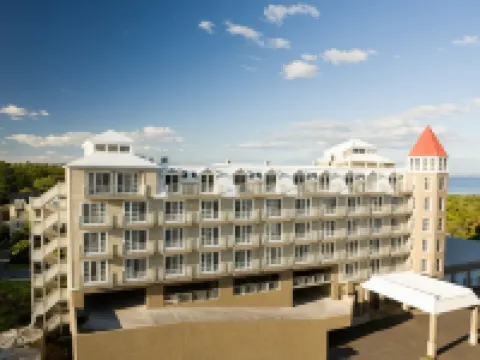Deep Blue Hotel & Hot Springs Hotels near Warrnambool Foreshore Promenade