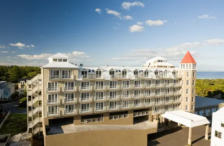 Deep Blue Hotel & Hot Springs Отели в г. Уоррнамбул