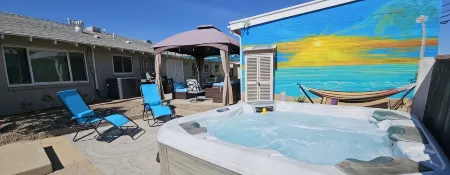 Patio Paradise 3 Bedroom Home Hot Tub too5 minutes from Fort Huachuca)