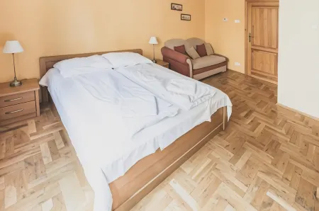 Cybulskiego Guest Rooms Отели рядом с достопримечательностью «Горно-металлургическая академия им. Станислава Сташица в Кракове»