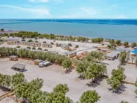 Tasman Holiday Parks - Denham Seaside Hotels in Denham