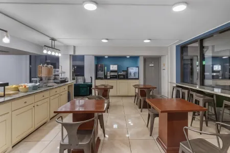 SureStay by Best Western Victoria Отели рядом с достопримечательностью «Риверсайд Стадиум»