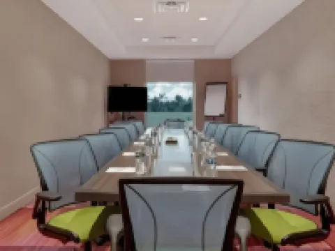 ホーム2 スイーツ バイ ヒルトン レイクウッド ランチ マナティのホテル