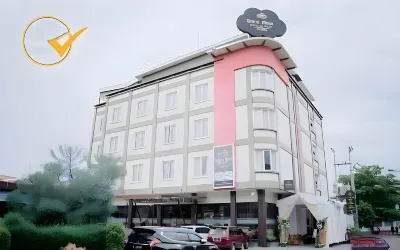 그랜드 디안 부티크 호텔 치르본 치레본 역 주변 호텔