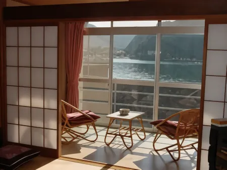 Tsutsumi-so Отели рядом с достопримечательностью «Seaside Base ARARI シーサイドベース安良里 グランピング»