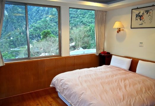 톈샹 유스 액티비티 센터 주변의 타로코 국립공원 풍경