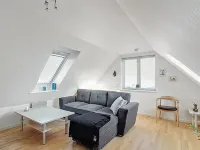 "Sylviane" - 500m from the Sea - Homestays