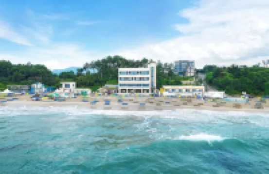 Goseong Ayajin Stay (10 Second Walk from Ayajin Beach)