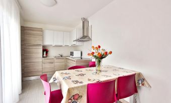 Elegant Residenza Monica 2 Bedroom C6 Sleep for 6