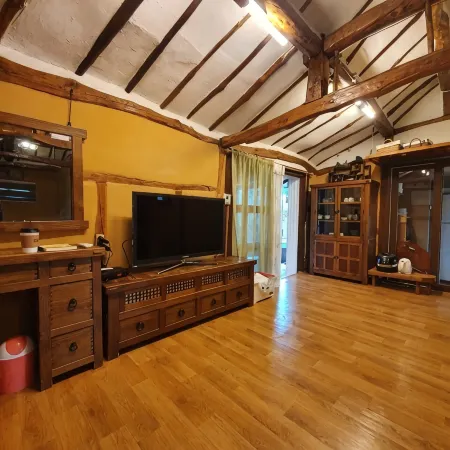 Asan Hanok Four Seasons Pension Отели в г. Асан