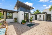 Haley's at Anna Maria Island Inn Hotels in Holmes Beach