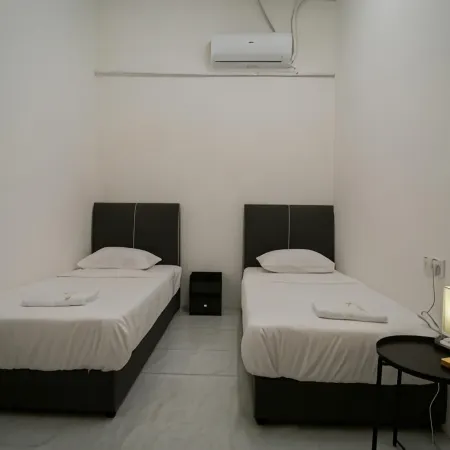 Aayu Seckchuan - 3 Mins Walk to Love Lane