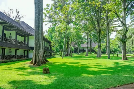 Safari Park Hotel