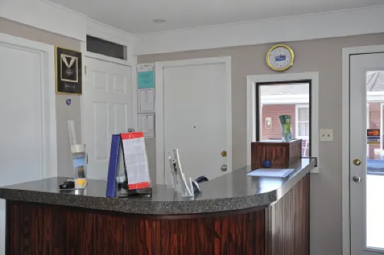 Merrimac Inn & Suites