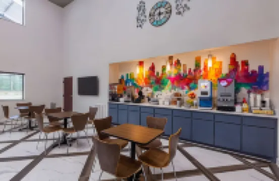 Super 8 by Wyndham Kingwood Houston North