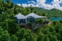 Stylish, Secluded Villa with Pool, Hot tub and Stunning Views โรงแรมใน