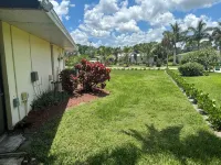 Spacious 4Br Lakefront Getaway – Heated Pool, Hot Tub  Near Everything! - Boutique
