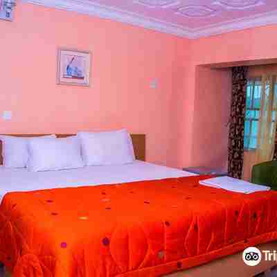 Keves Inn and Suites Rooms