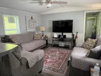 Rosey's Retreat Charming 2-bedroom Country Cottage in LaFollette, Tennessee WiFi