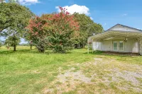 Private Guest Suite + Zipline + Hot Tub + Starlink + Game Room-Near Lake Texoma