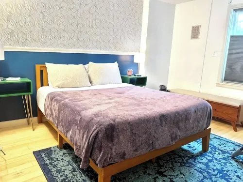 Private+Beautiful Downtown Pad- Near Church St - 2-Star
