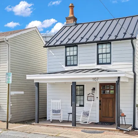 Luxury 2-bedroom house with Water views, Chesapeake City