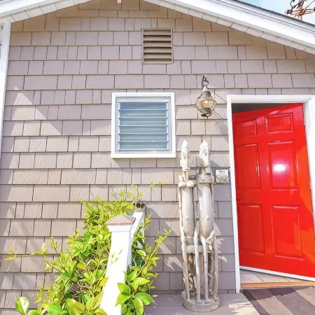 Charming Seashell Cottage in Heart of la Jolla Village, Walking Distance to All