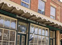 Downtown's Best View at Howdle's Retreat - Homestays
