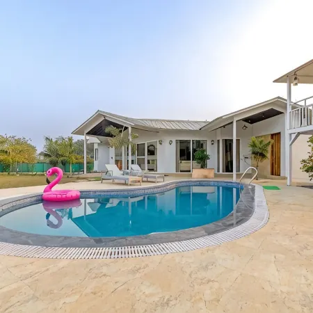 Elivaas Vedaaz 4 BHK Farmhouse With pool