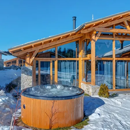 Chalet for up to 10 people with sauna, private home theater and hot tub