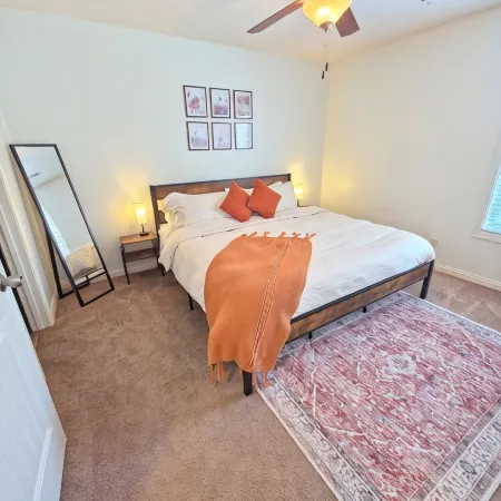 1 King Bed + 1 Queen Bed + 2 Full Bathrooms Kitchen + Laundry Room + Patio